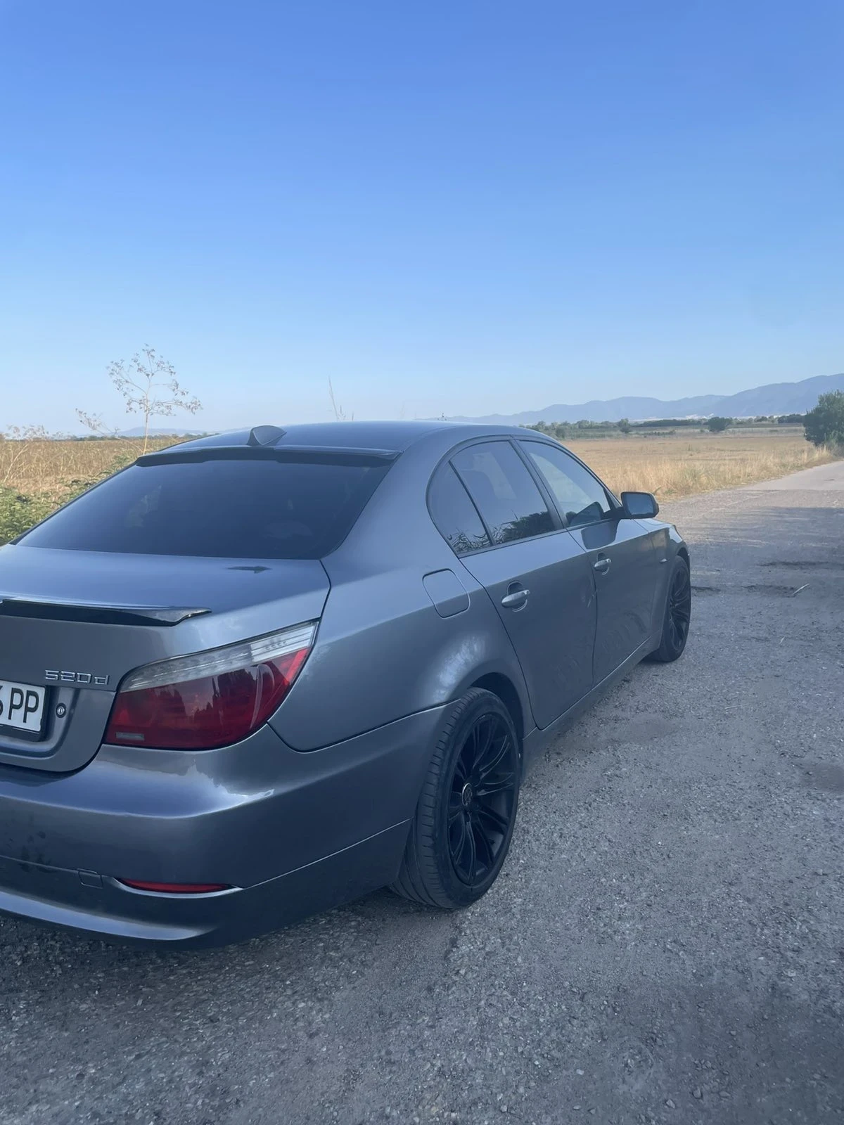 BMW 520, снимка 5 - Автомобили и джипове - 56360201