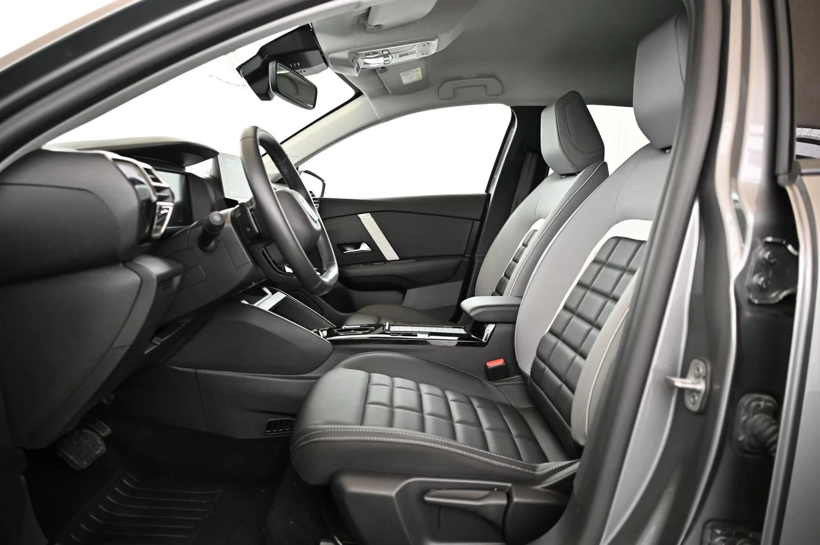 Citroen C4 MHEV/145HP/MAX/E-DSC6/ACC/CAM/LED/367h | Mobile.bg � ����������� 12