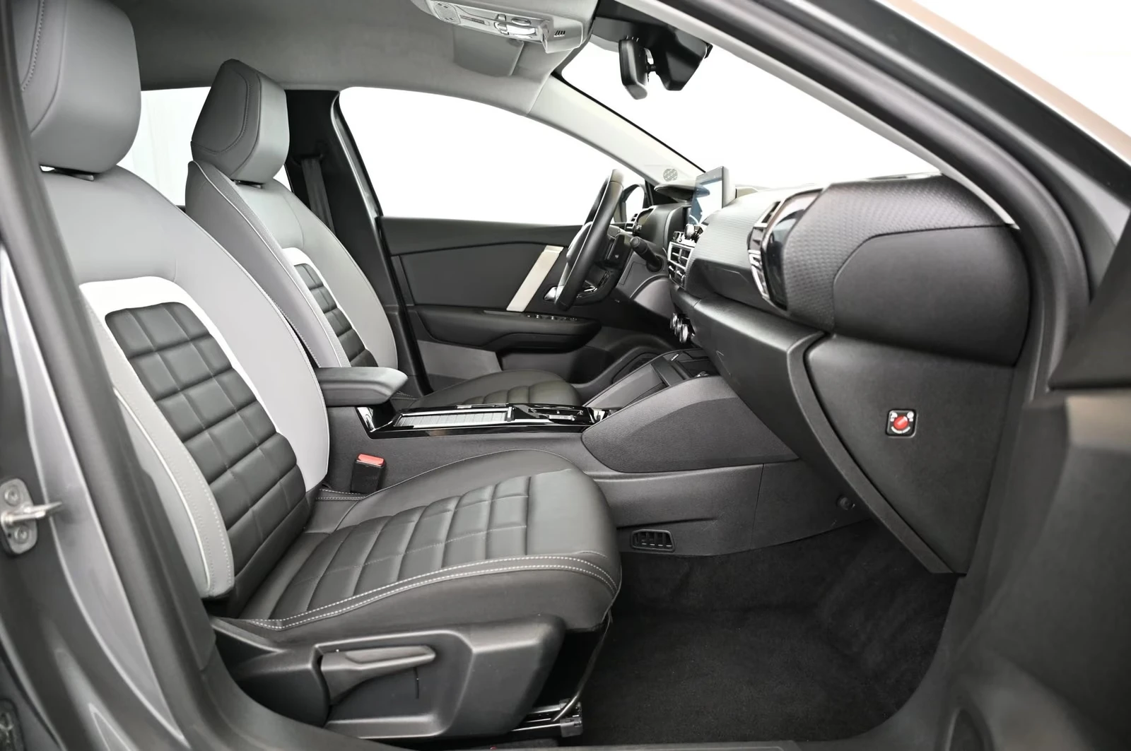 Citroen C4 MHEV/145HP/MAX/E-DSC6/ACC/CAM/LED/367h | Mobile.bg � ����������� 13