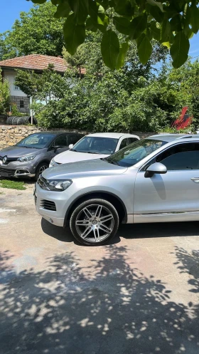 VW Touareg 3.0TDI240К.С./ НАВИ/КОЖА/ЛЕД/, снимка 17