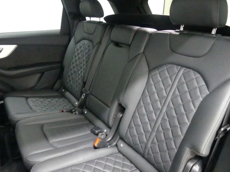 Audi SQ7 TFSI* MATRIX* B&O* PANO* HEAD-UP* 21* , снимка 11 - Автомобили и джипове - 45338045