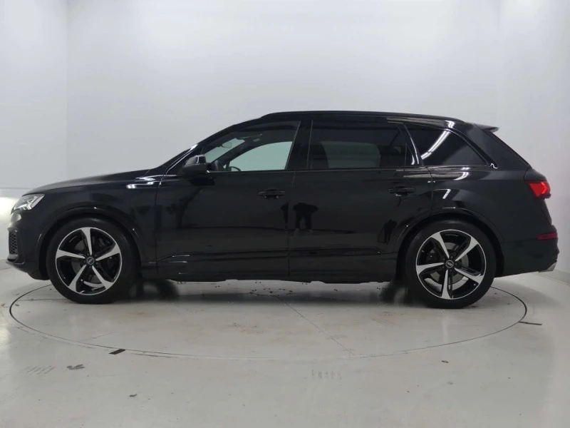 Audi SQ7 TFSI* MATRIX* B&O* PANO* HEAD-UP* 21* , снимка 4 - Автомобили и джипове - 45338045