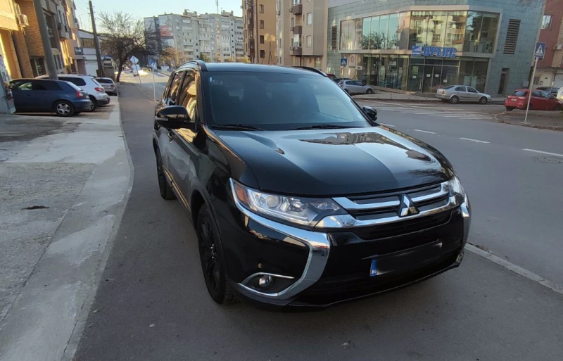 Mitsubishi Outlander Limited edition , снимка 3 - Автомобили и джипове - 48108958