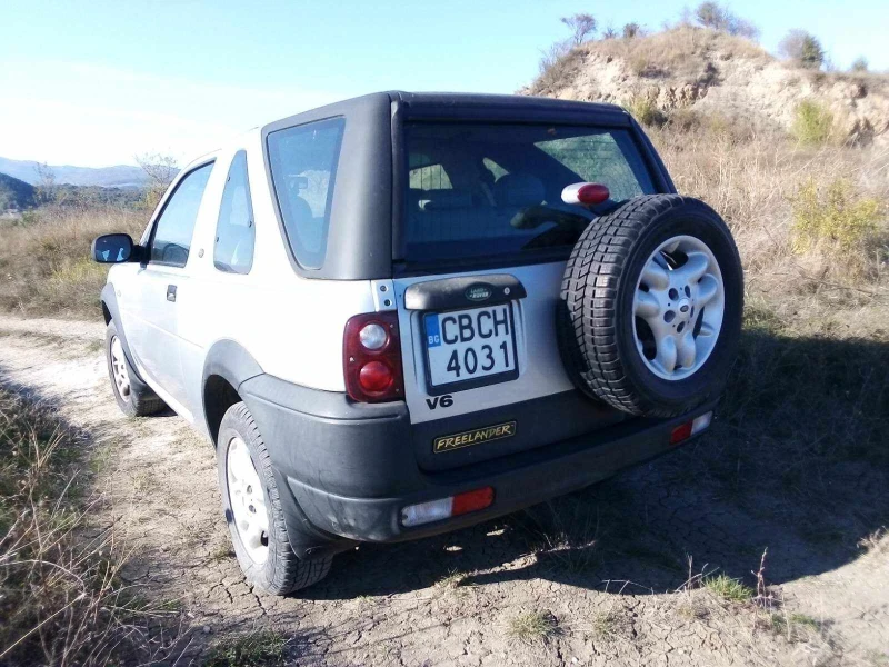 Land Rover Freelander, снимка 12 - Автомобили и джипове - 48550356