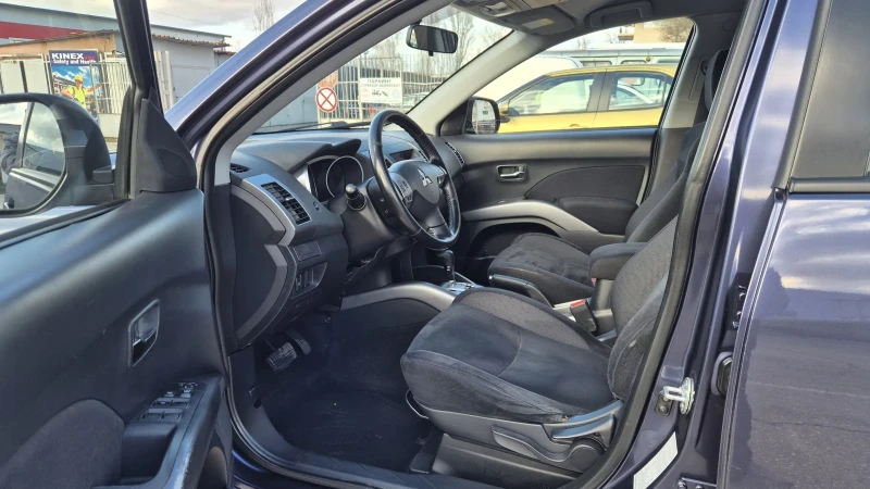 Mitsubishi Outlander 2.4i 4х4, снимка 9 - Автомобили и джипове - 53454635