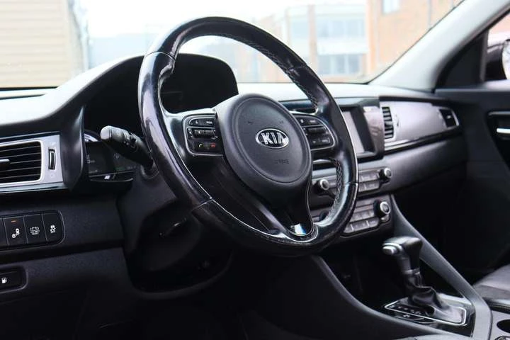 Kia Niro EX Premium | Hybrid | CarPlay | Roof | BSM | Tints | Mobile.bg � ����������� 10