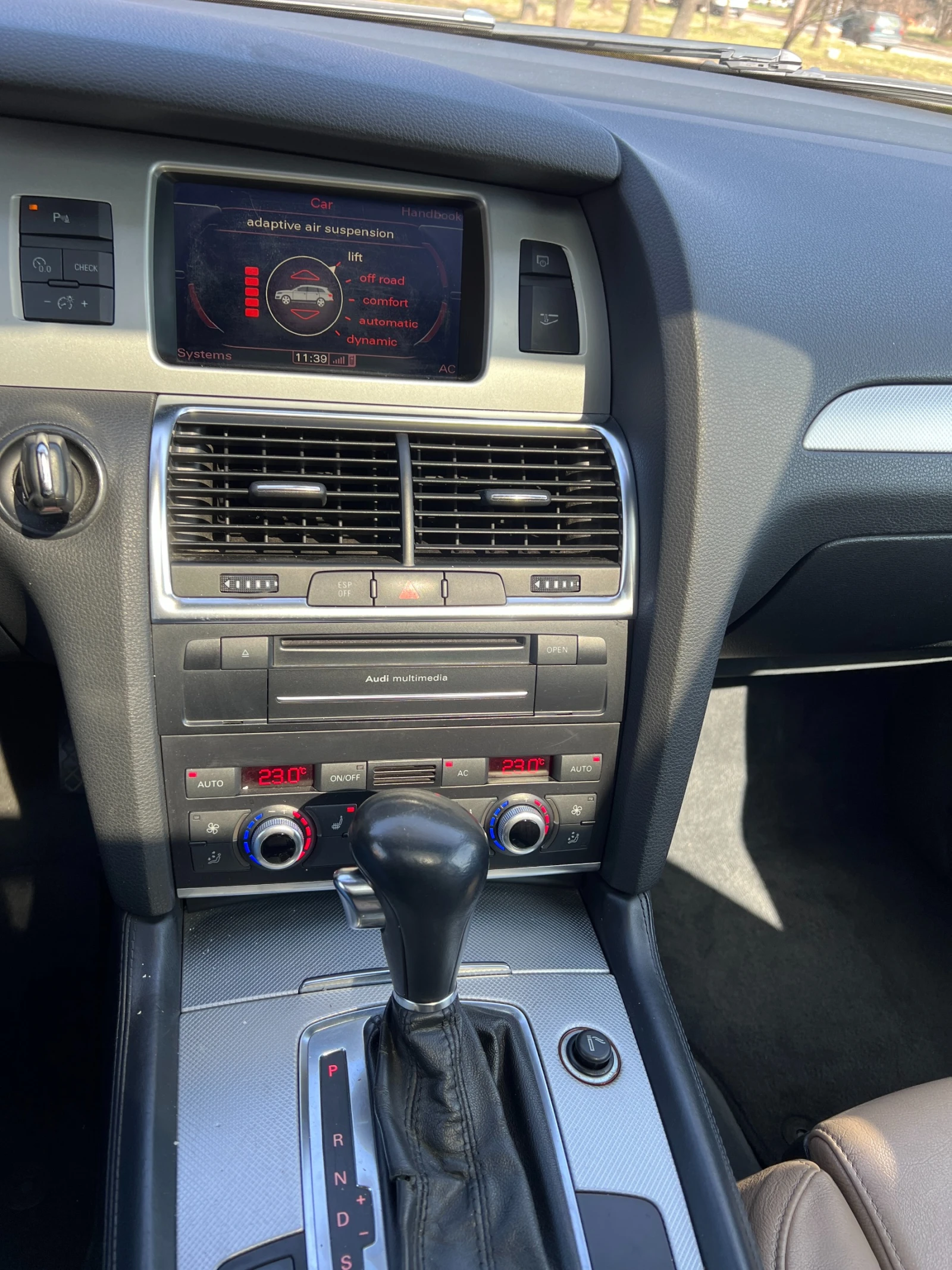 Audi Q7 4.2 TDI - 340 к.с. (7-места) - изображение 6