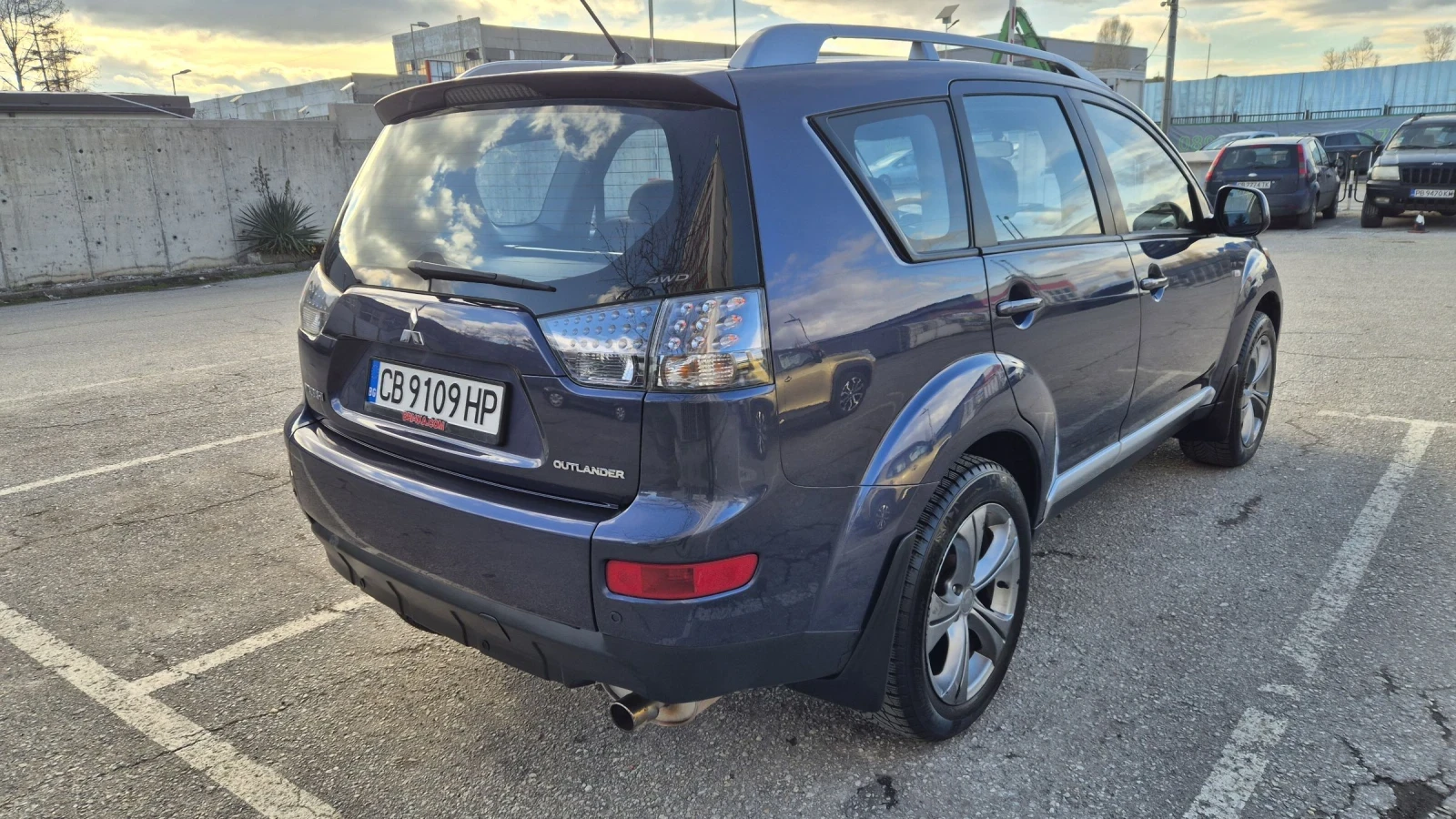 Mitsubishi Outlander 2.4i 4х4 - изображение 5