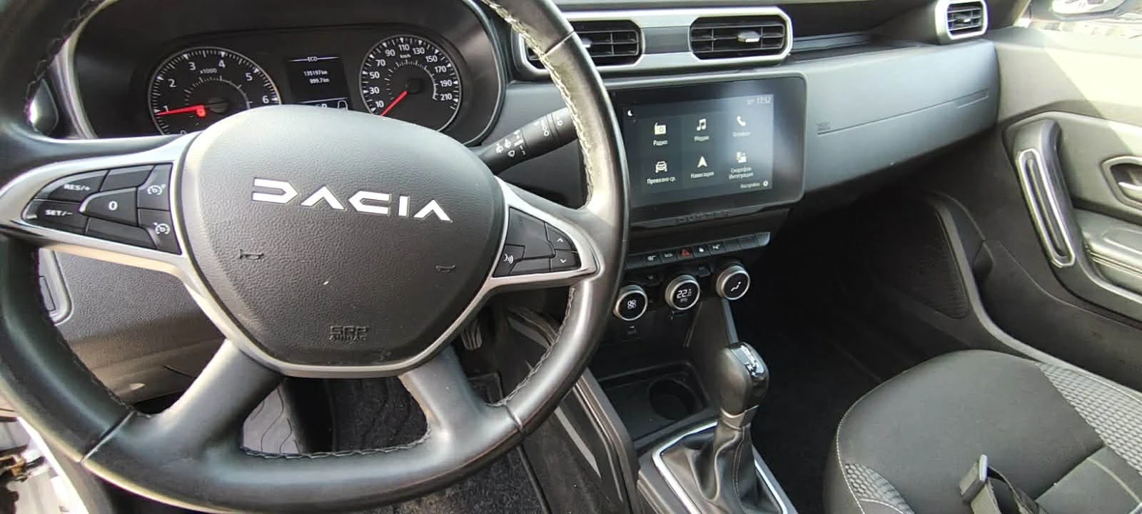 Dacia Duster, снимка 16 - Автомобили и джипове - 54196193