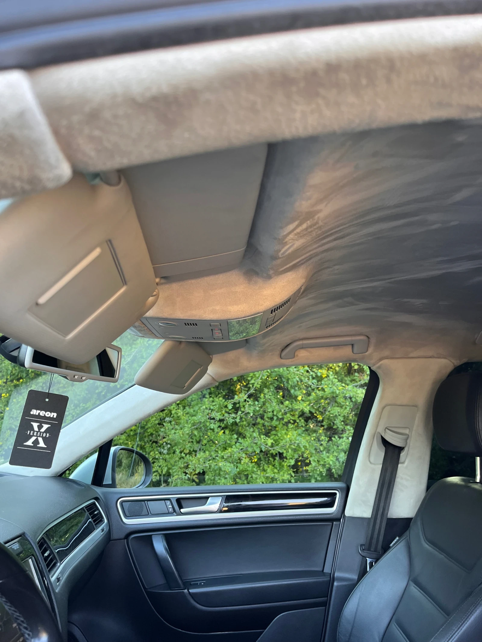 VW Touareg 3.0TDI240К.С./ НАВИ/КОЖА/ЛЕД/, снимка 17 - Автомобили и джипове - 54382789