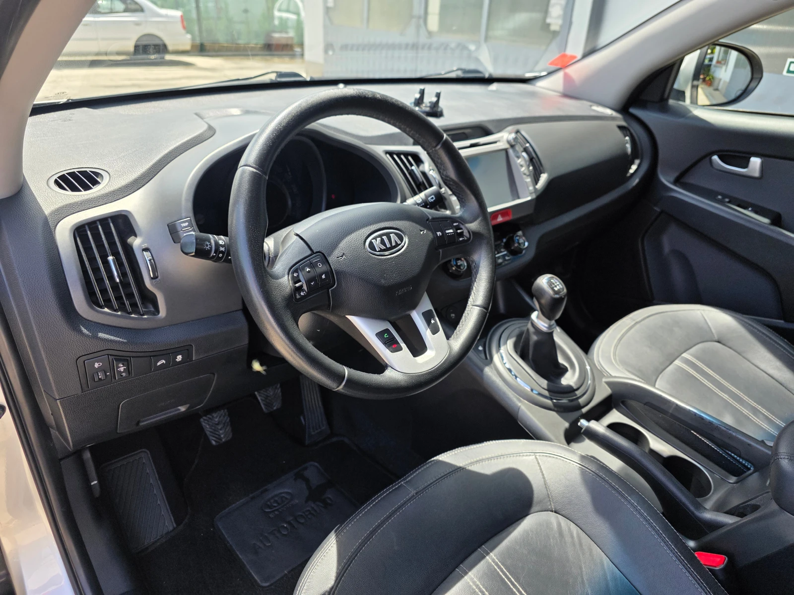 Kia Sportage 1.7CRDI 104000km!, снимка 12 - Автомобили и джипове - 54511042