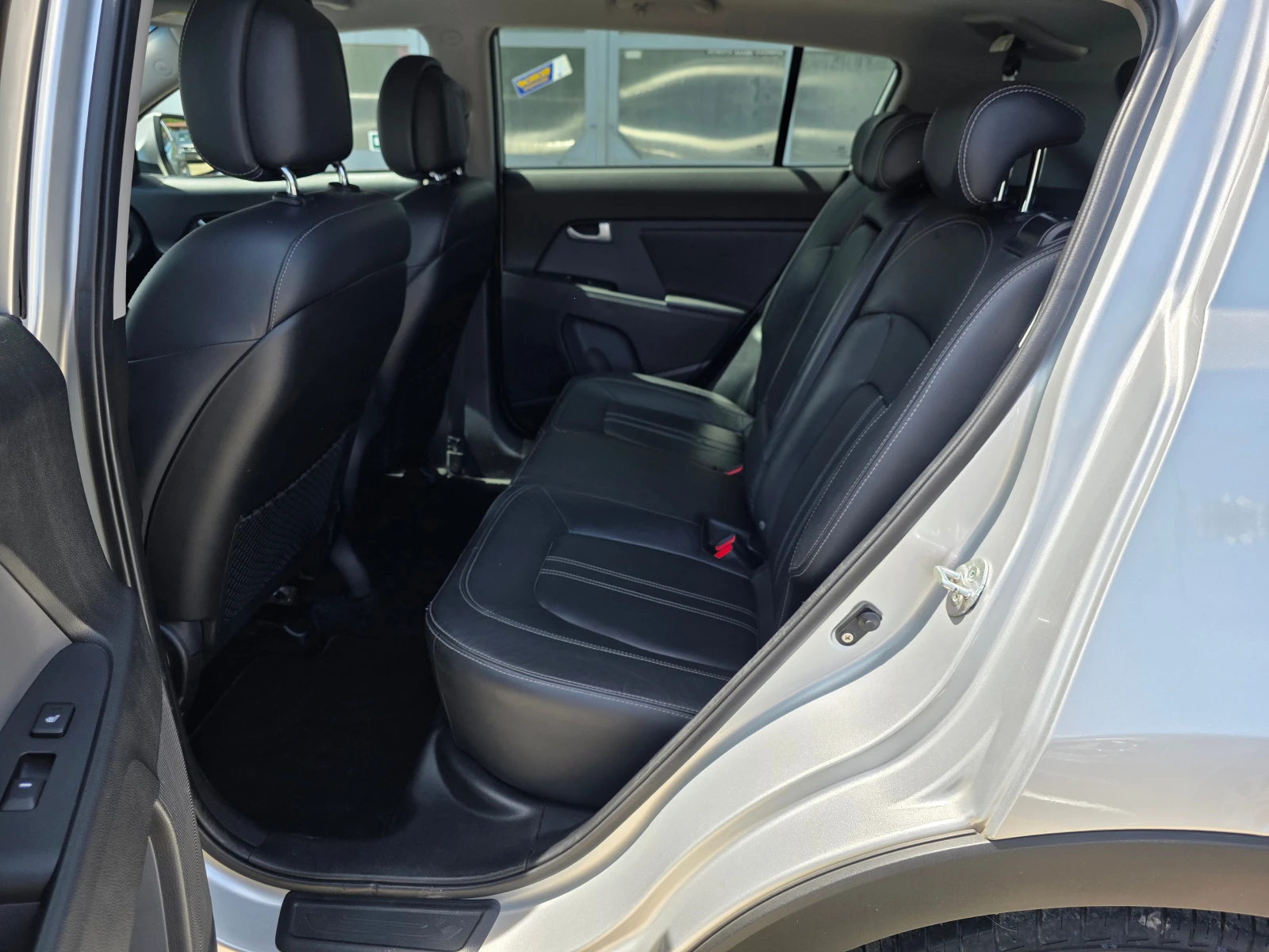 Kia Sportage 1.7CRDI 104000km!, снимка 10 - Автомобили и джипове - 54511042
