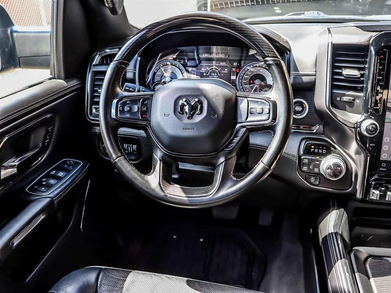 Dodge RAM 1500  Limited / CARFAX / CAMERA / ВЪЗДУХ / ОБДУХВАНЕ , снимка 10 - Автомобили и джипове - 54619233