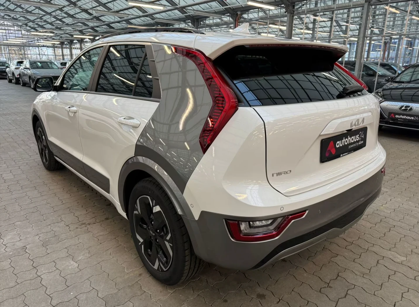 Kia Niro 65 kWh Европейска Inspiration, снимка 5 - Автомобили и джипове - 54642673