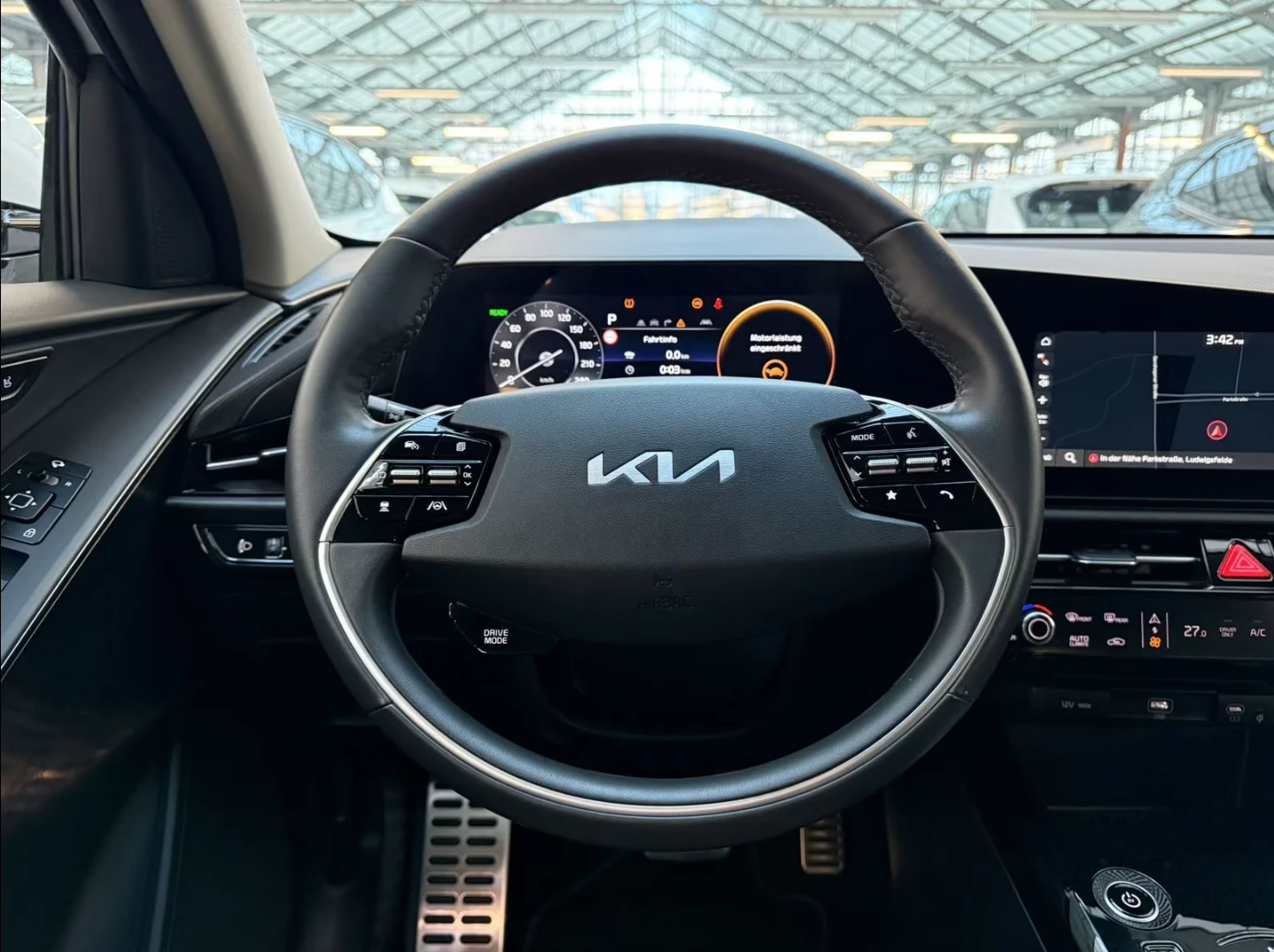 Kia Niro 65 kWh Европейска Inspiration, снимка 2 - Автомобили и джипове - 54642673