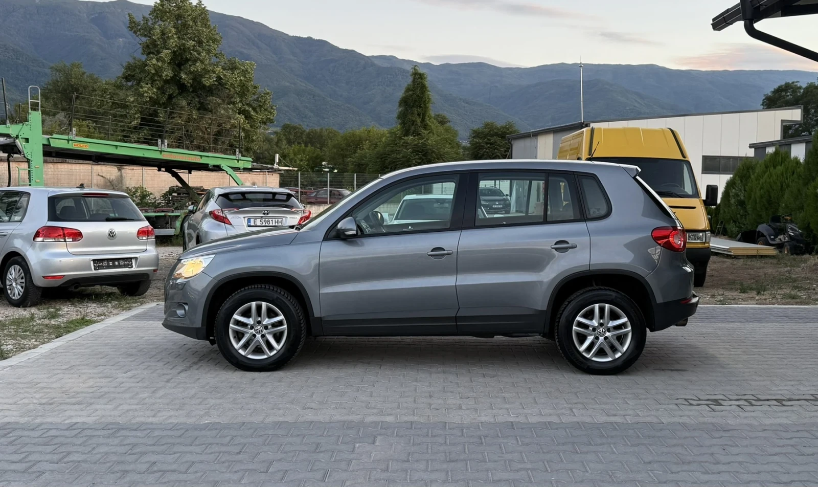 VW Tiguan 2.0 TDi 140ks 4?4, снимка 3 - Автомобили и джипове - 55237453