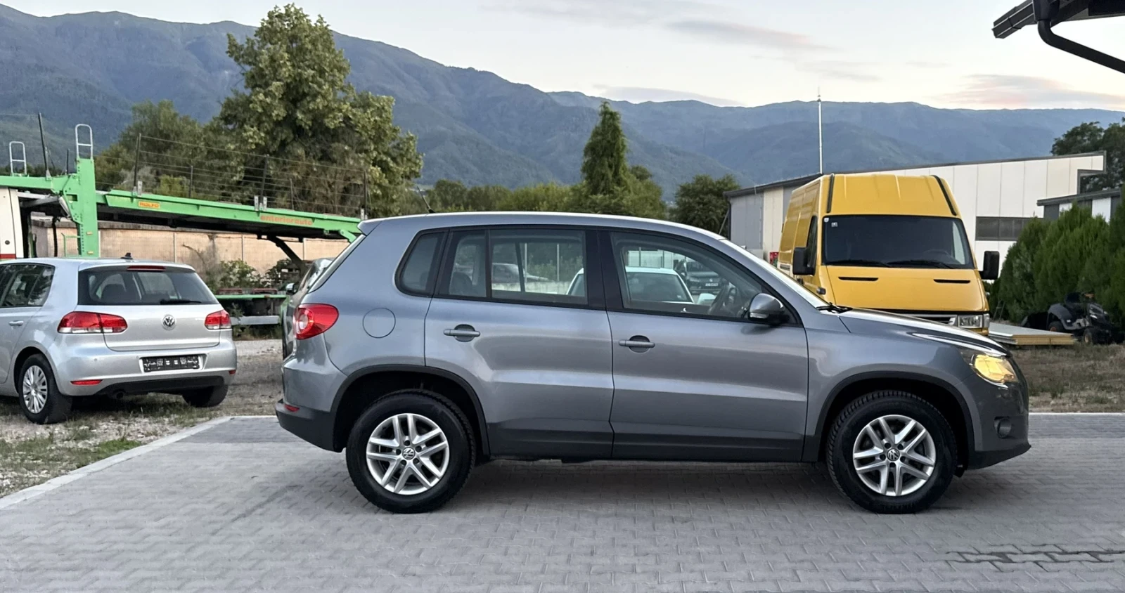 VW Tiguan 2.0 TDi 140ks 4?4, снимка 4 - Автомобили и джипове - 55237453