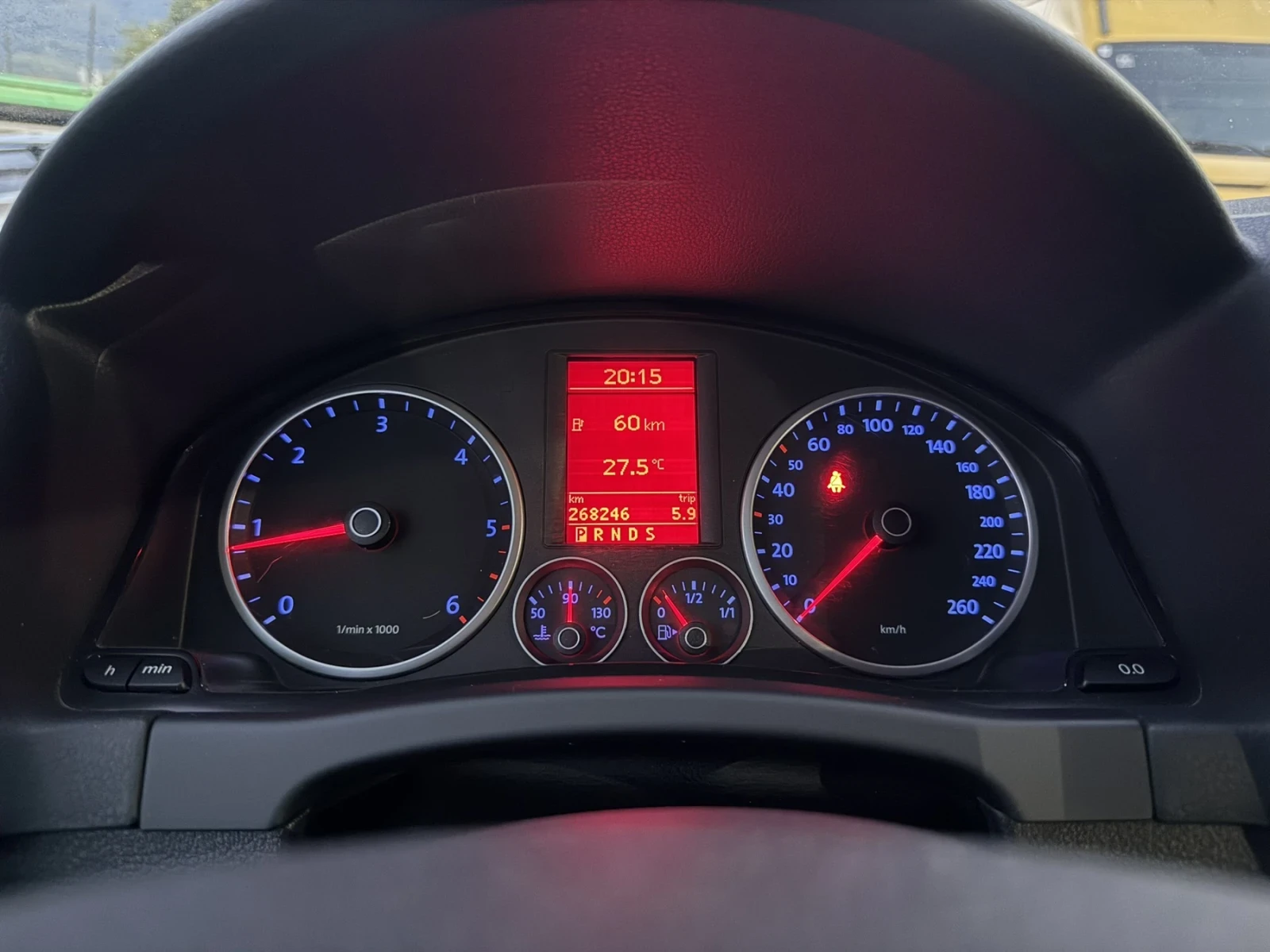 VW Tiguan 2.0 TDi 140ks 4?4, снимка 14 - Автомобили и джипове - 55237453