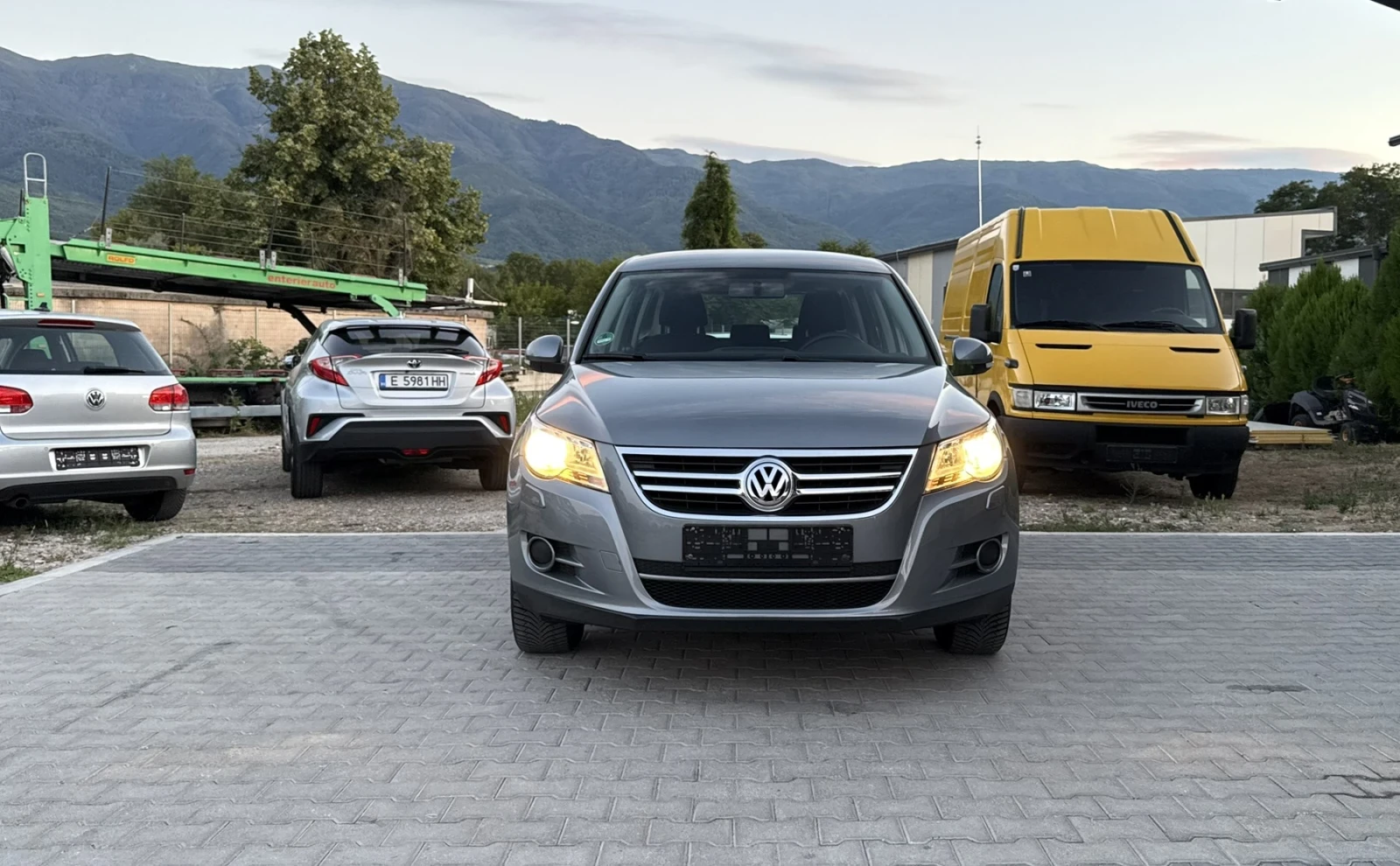 VW Tiguan 2.0 TDi 140ks 4?4, снимка 2 - Автомобили и джипове - 55237453