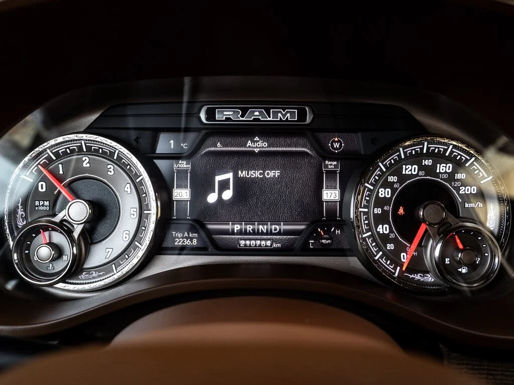 Dodge RAM 1500 LARAMIE LONGHORN* 5.7* ОБДУХ* КАМЕРА* КРАЙНА ЦЕНА, снимка 8 - Автомобили и джипове - 55431790