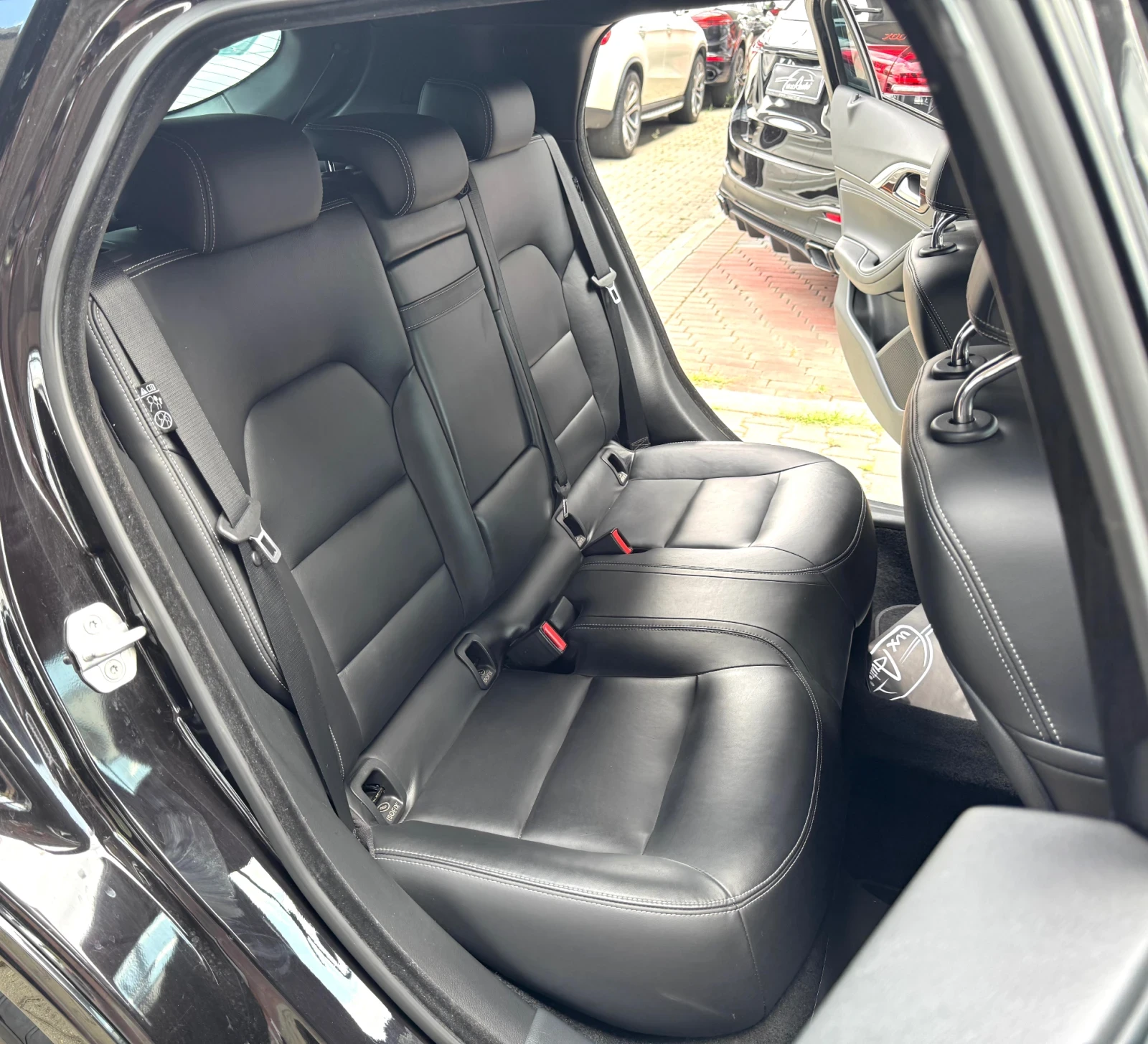 Infiniti Q30 S#PANORAMA#ALCANTARA#360* CAM#DISTR#KEYLESS#100TKM | Mobile.bg � ����������� 15