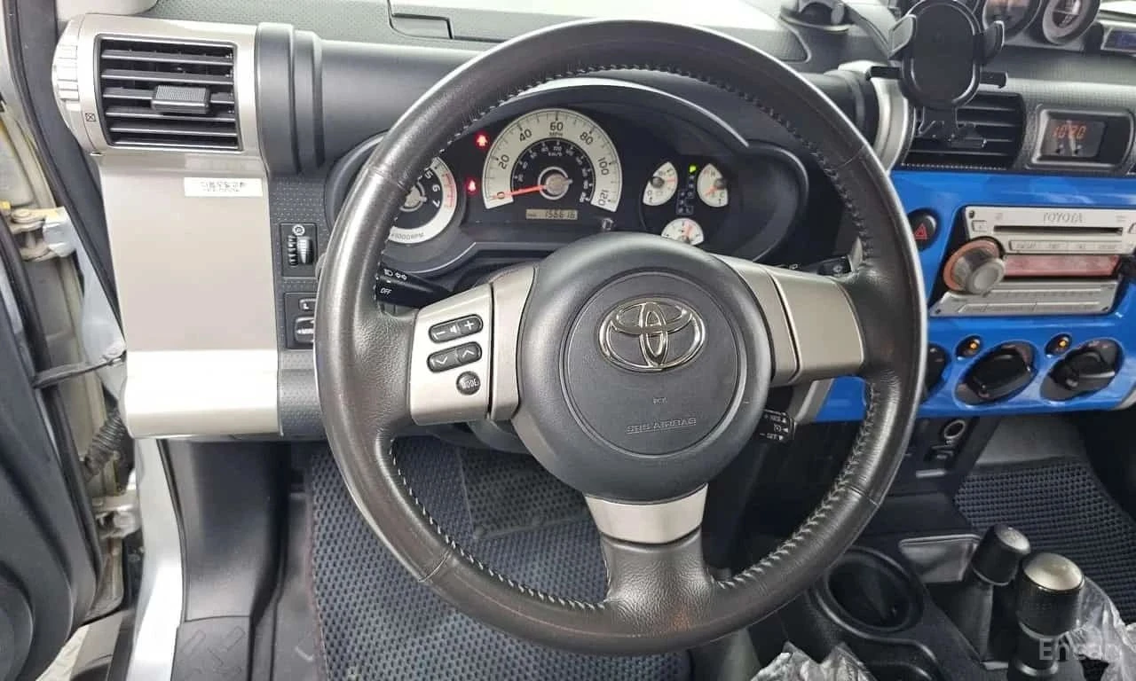 Toyota Fj cruiser, снимка 12 - Автомобили и джипове - 56686199