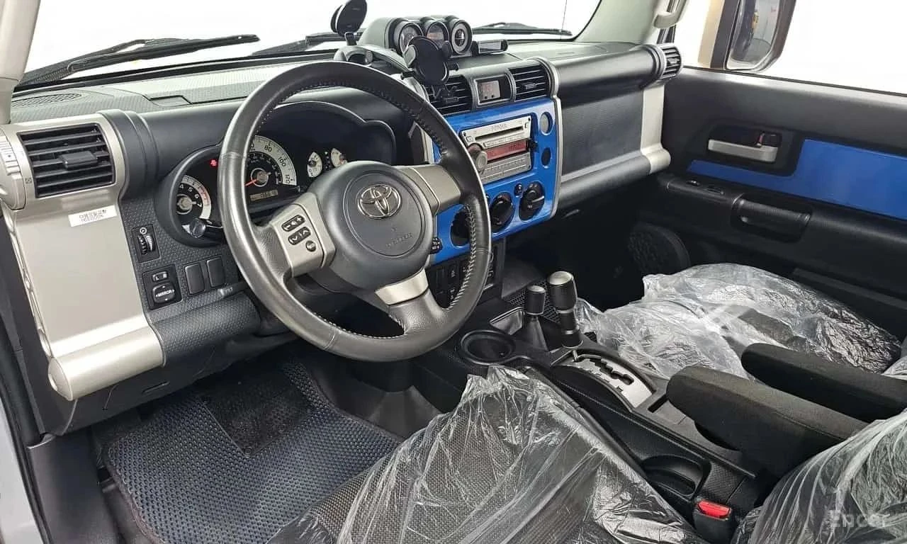 Toyota Fj cruiser, снимка 7 - Автомобили и джипове - 56686199