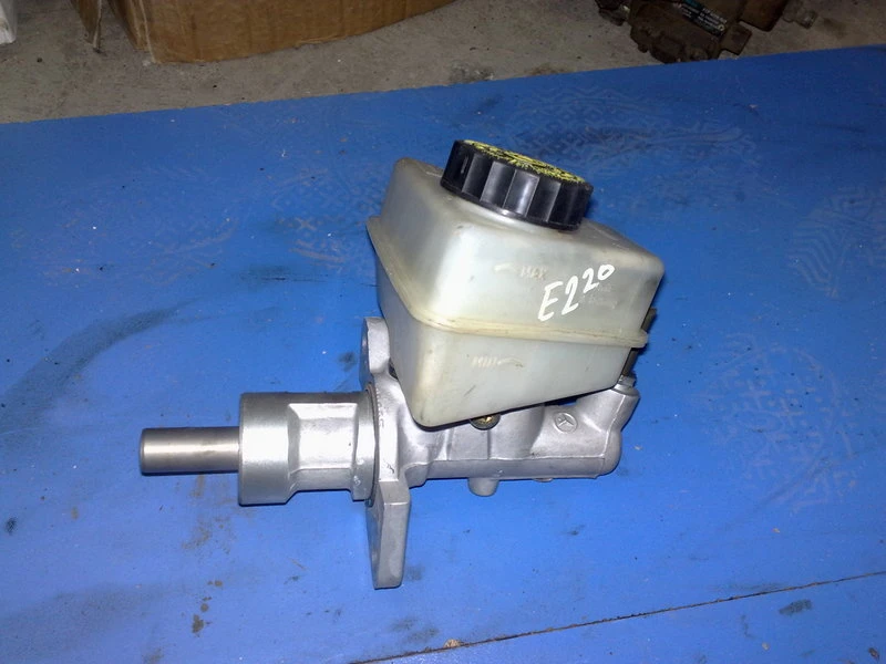 Спирачна помпа за Мерцедес Е220 01г. ЦДИ 