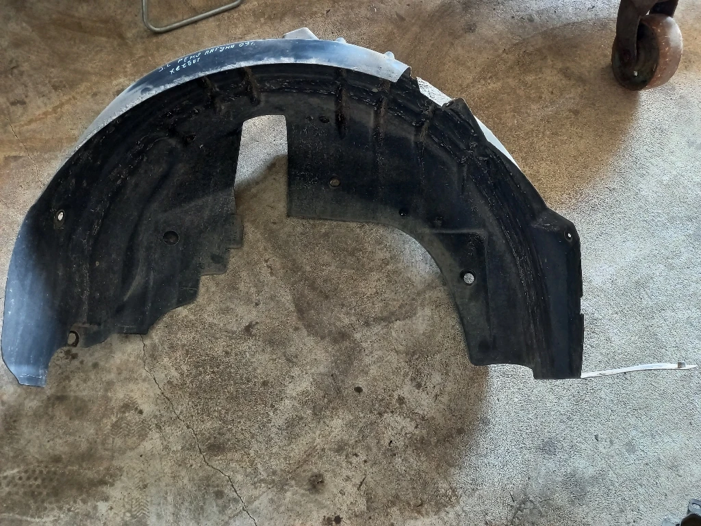 Подкалник заден ляв Рено Лагуна хечбек 