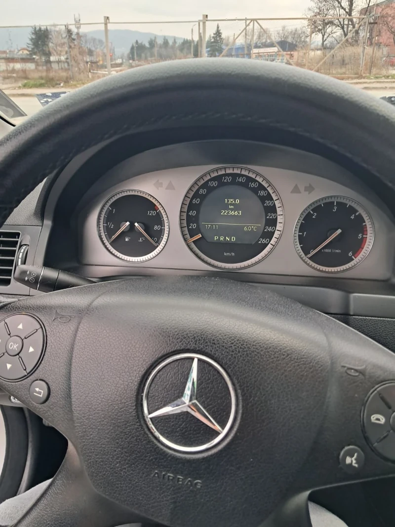 Mercedes-Benz C 220, снимка 12 - Автомобили и джипове - 49048567