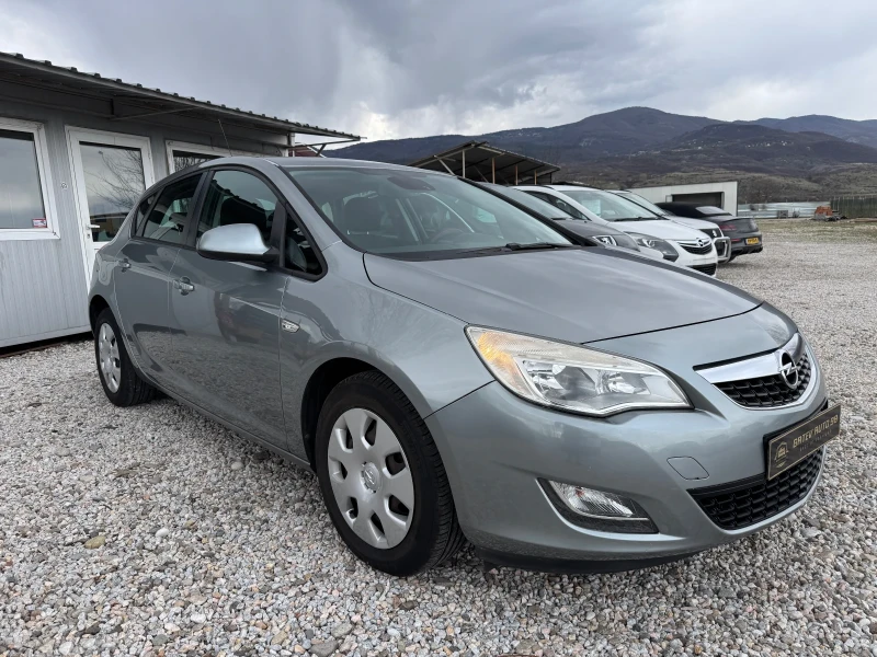 Opel Astra 1.6 Edition, снимка 2 - Автомобили и джипове - 49528896