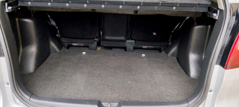 Toyota Corolla verso 1.6, снимка 9 - Автомобили и джипове - 52352305