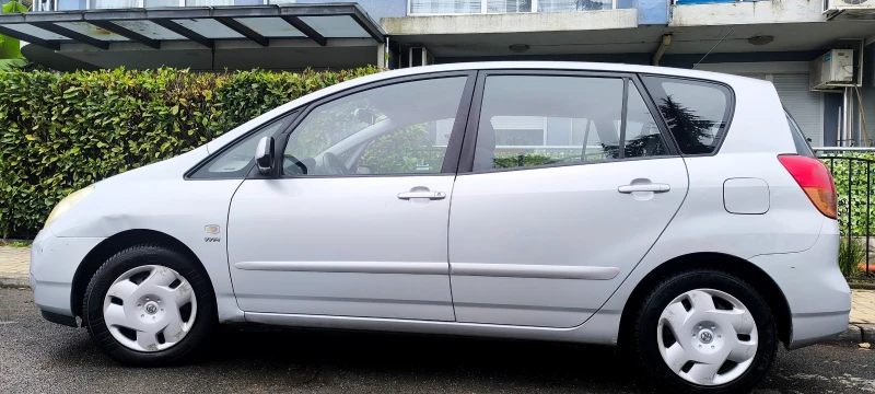 Toyota Corolla verso 1.6, снимка 3 - Автомобили и джипове - 52352305