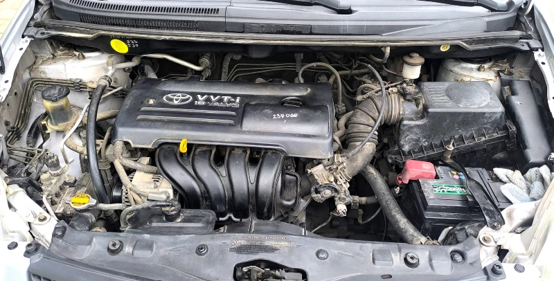 Toyota Corolla verso 1.6, снимка 8 - Автомобили и джипове - 52352305