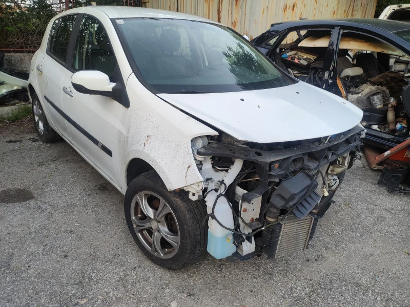 Renault Clio 1.5 d, снимка 2 - Автомобили и джипове - 52617852