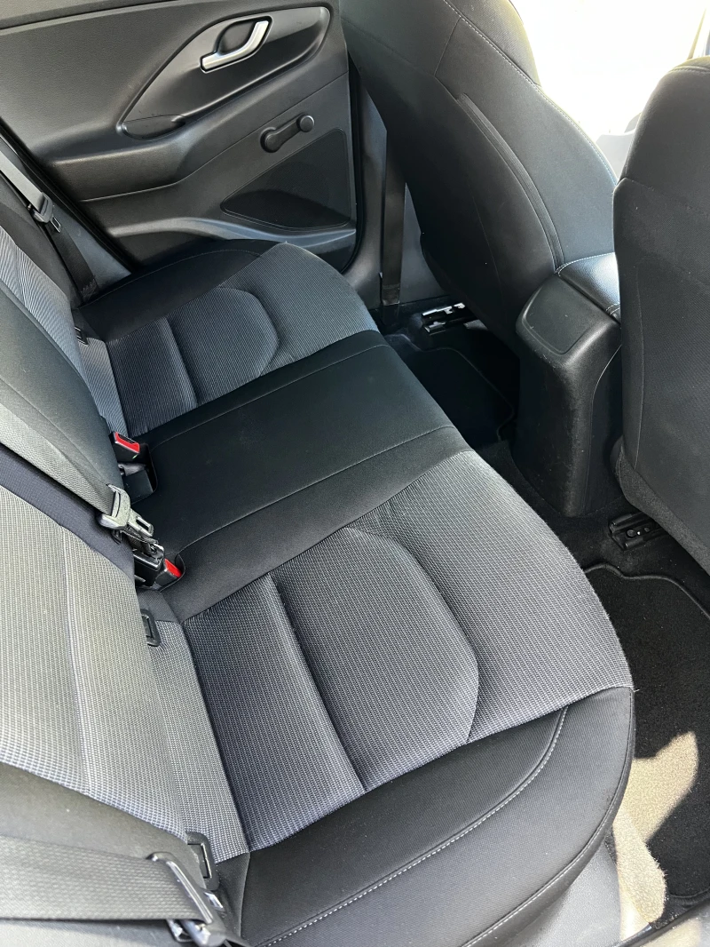 Hyundai I30 Select, снимка 13 - Автомобили и джипове - 52710997