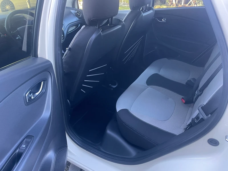 Renault Captur 1.5 R-link full, снимка 12 - Автомобили и джипове - 52933998