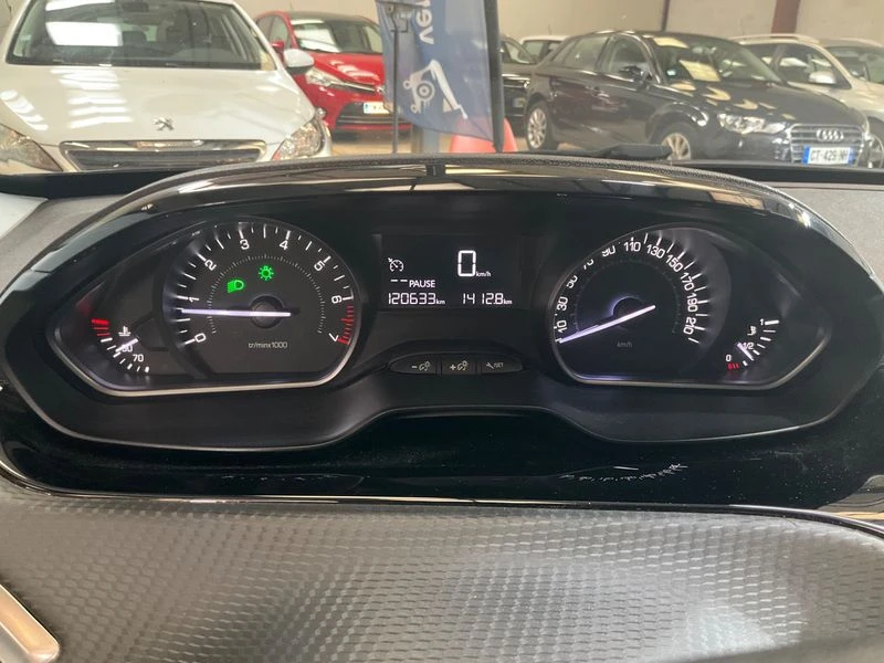 Peugeot 208 208 1.2 PureTech Style, снимка 4 - Автомобили и джипове - 55387598
