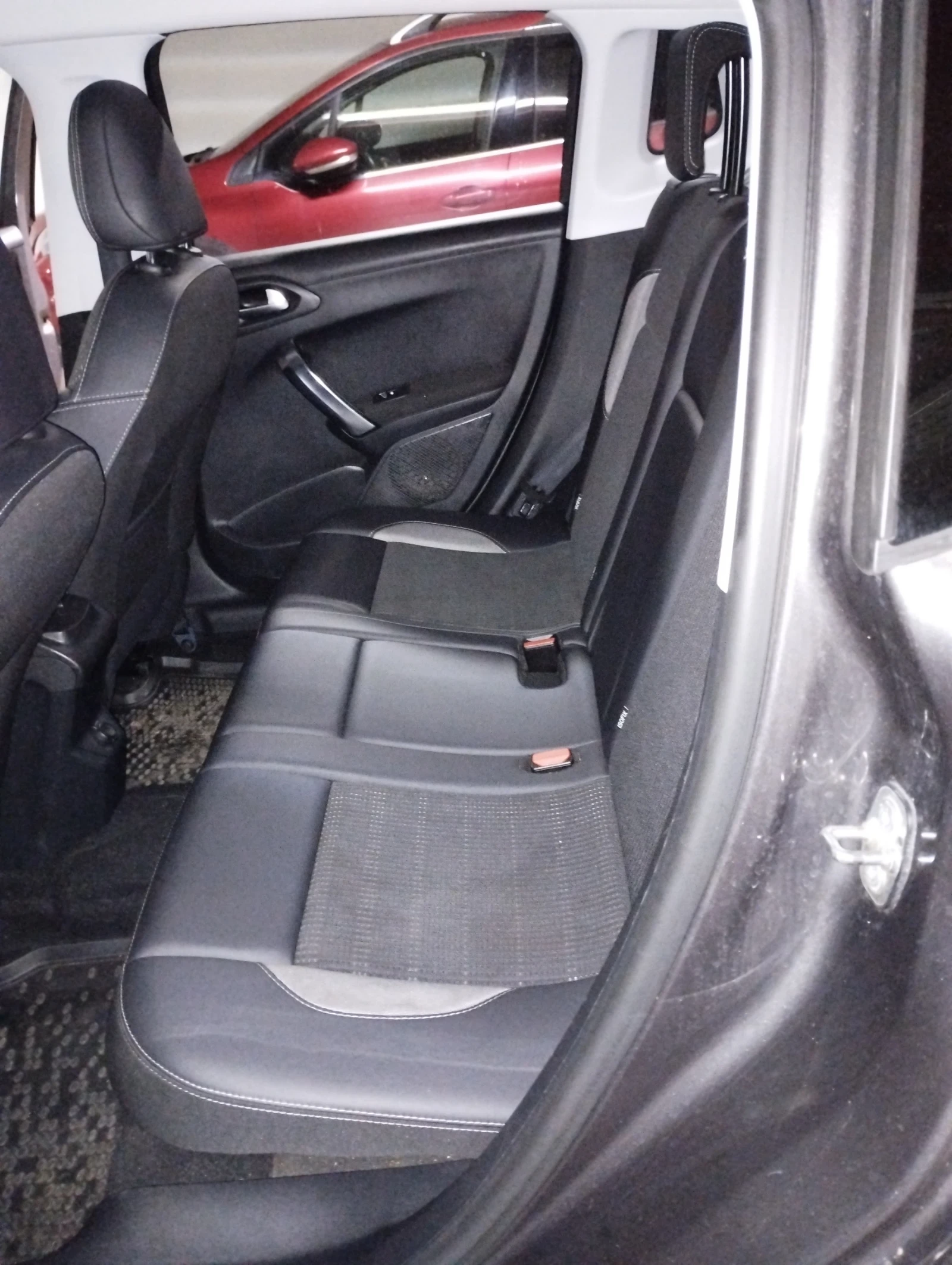 Peugeot 2008 1.6 Blue hdi allure от БГ - изображение 6