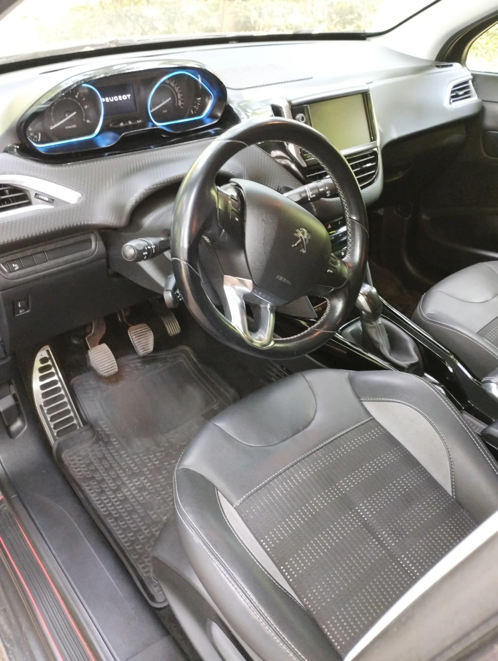 Peugeot 2008 1.6 Blue hdi allure от БГ - изображение 10