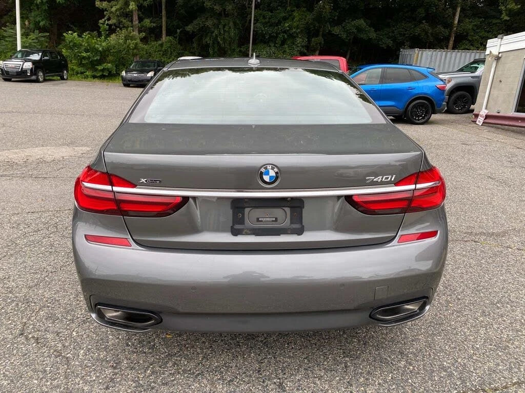BMW 740 XDRIVE/INDIVIDUAL/KEYLESS/LANE ASSIST - изображение 4