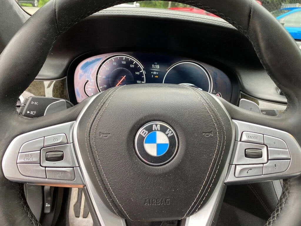 BMW 740 XDRIVE/INDIVIDUAL/KEYLESS/LANE ASSIST - изображение 8