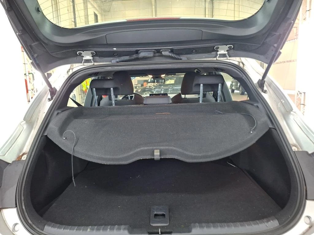 Toyota Corolla 1.8 Comfort, снимка 13 - Автомобили и джипове - 54136970