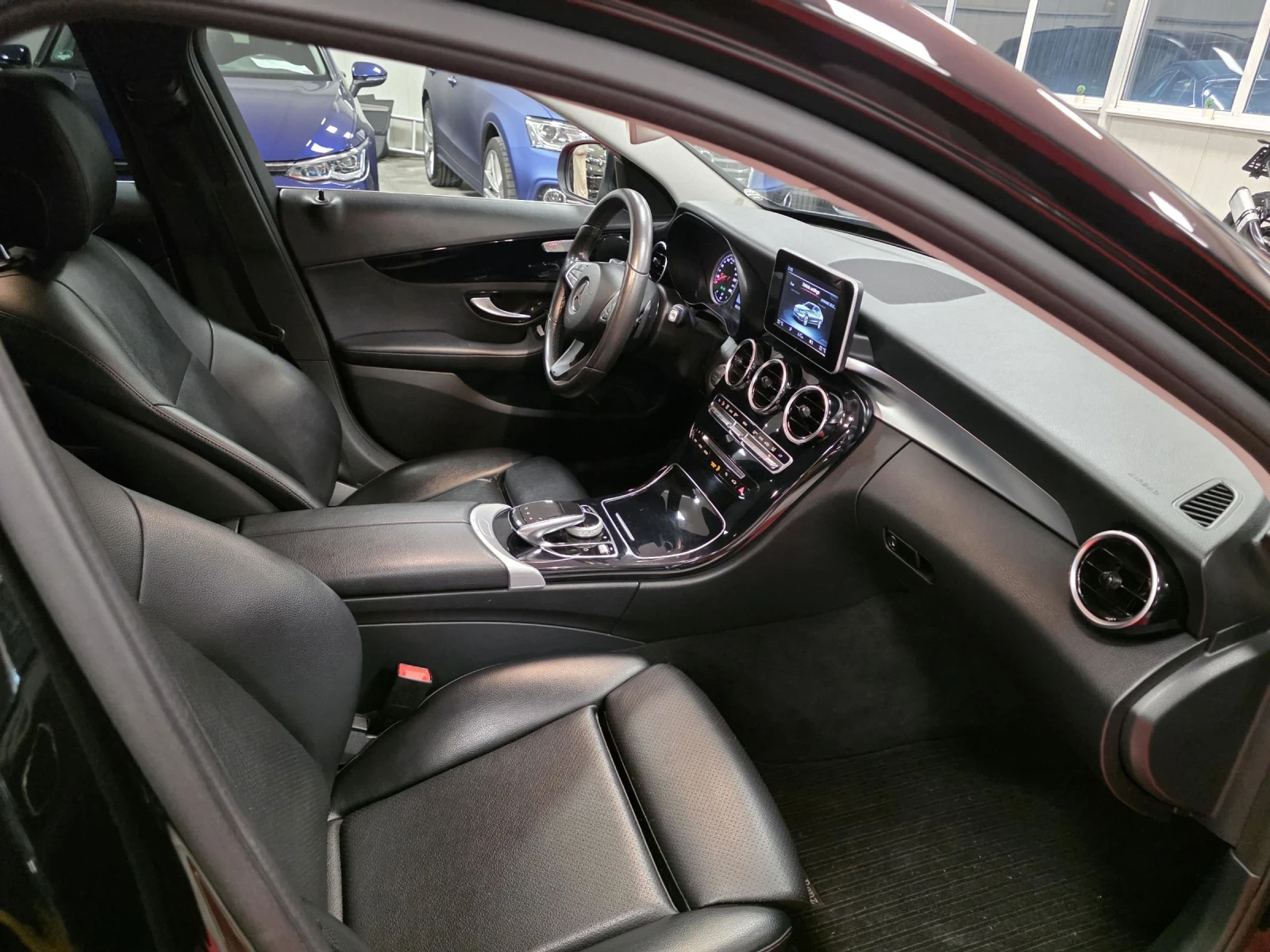 Mercedes-Benz C 220 d | Пълна сервизна история в Мерцедес , снимка 12 - Автомобили и джипове - 54174068