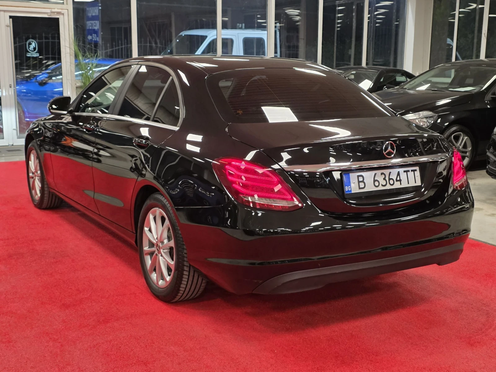 Mercedes-Benz C 220 d | Пълна сервизна история в Мерцедес , снимка 4 - Автомобили и джипове - 54174068