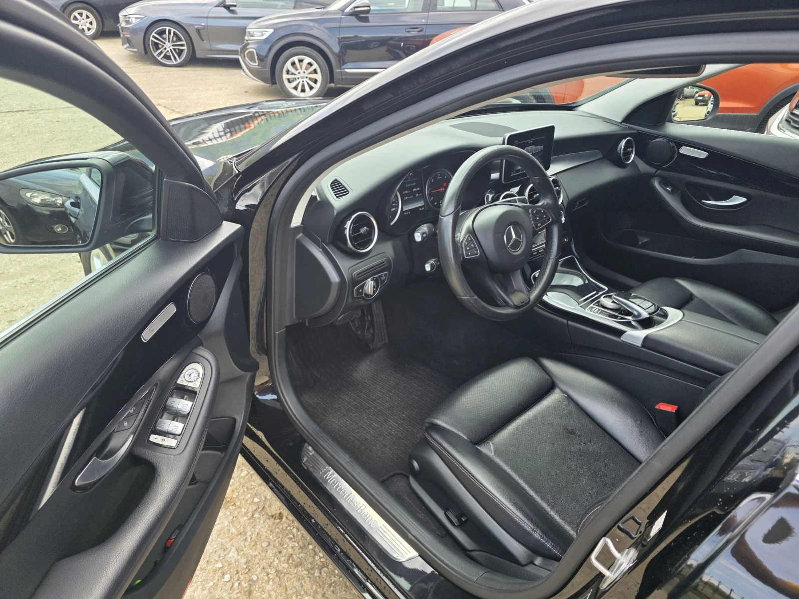 Mercedes-Benz C 220 d | Пълна сервизна история в Мерцедес , снимка 12 - Автомобили и джипове - 54174068