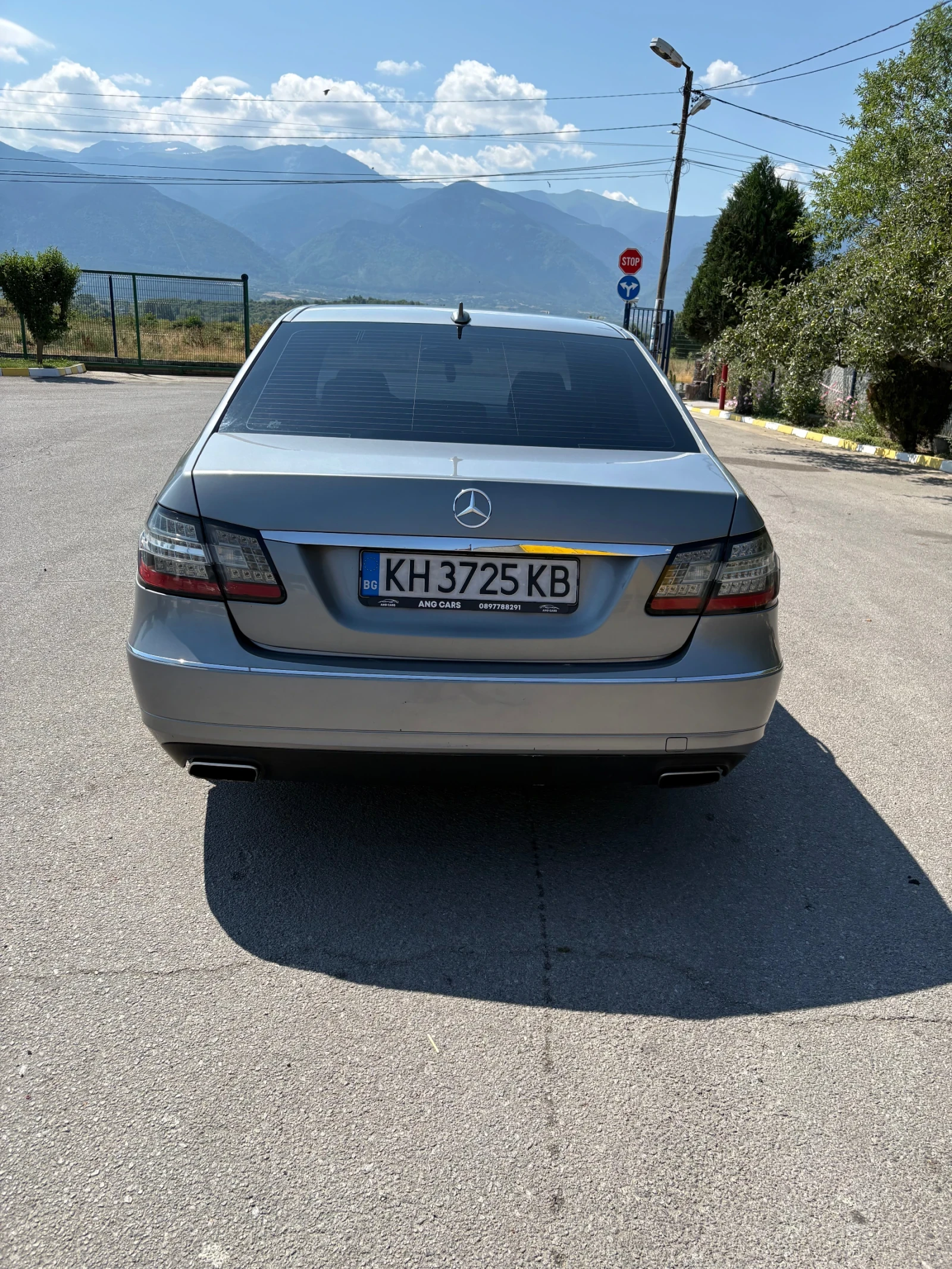 Mercedes-Benz E 220 Avangarde, снимка 5 - Автомобили и джипове - 55213066