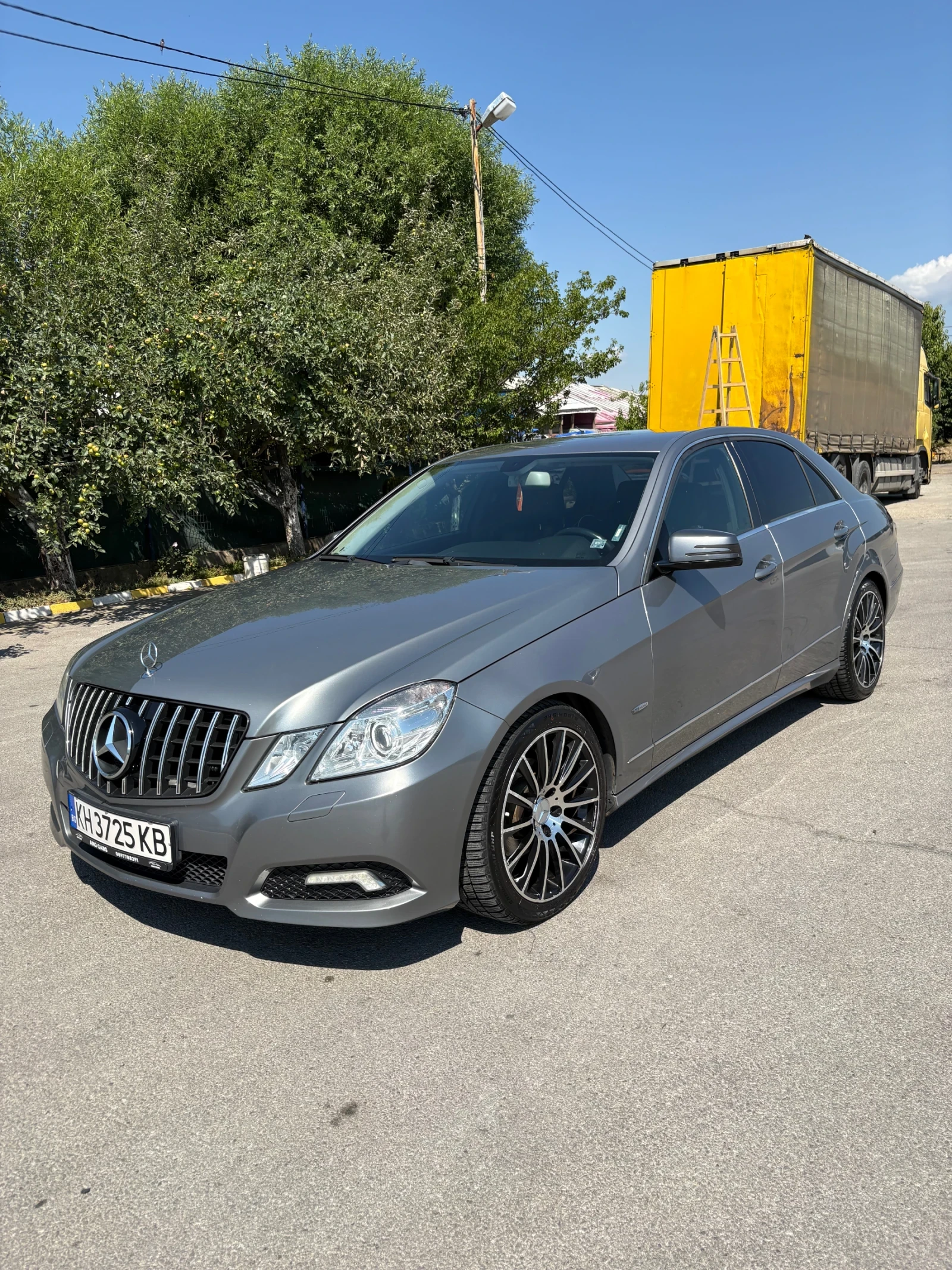 Mercedes-Benz E 220 Avangarde, снимка 8 - Автомобили и джипове - 55213066