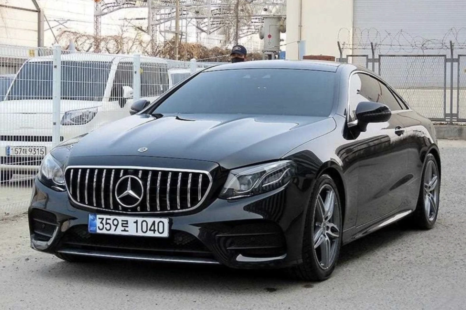 Mercedes-Benz E 220 d / AMG ����� / BURMESTER / HUD | Mobile.bg � ����������� 2