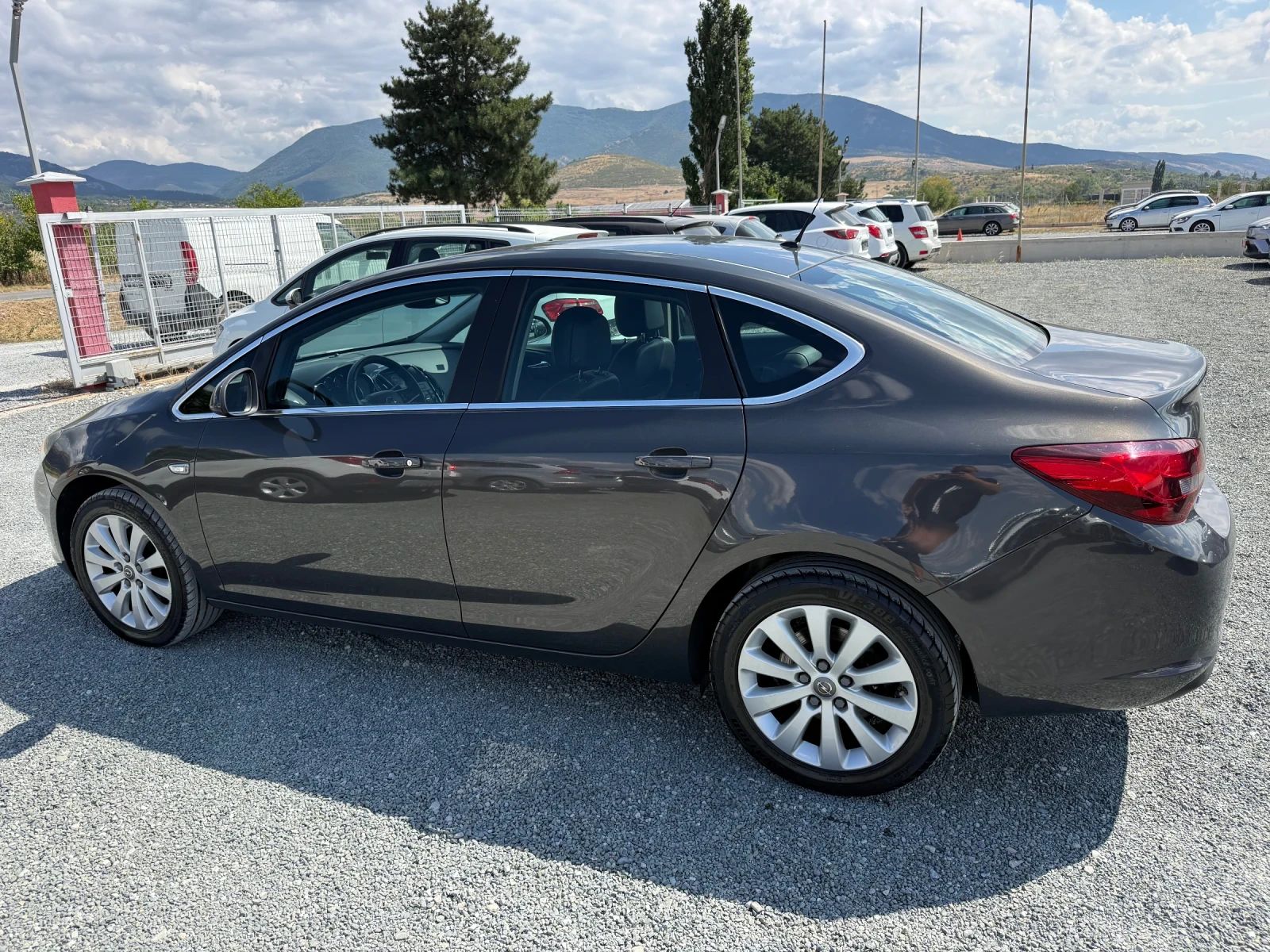 Opel Astra (KATO НОВА), снимка 9 - Автомобили и джипове - 55670880
